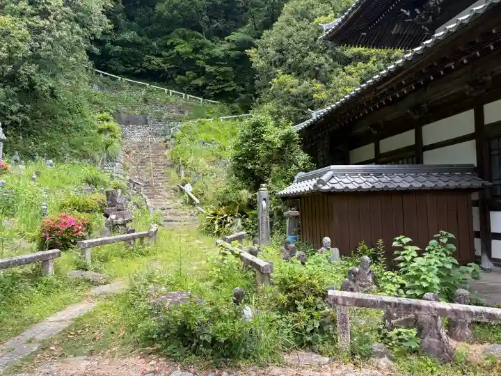 清見寺の{uncategorized: "未分類", other: "その他", undefined: "問題あり", building: "その他建物", grave: "お墓", sacred_gate: "鳥居", guardian: "狛犬", statue: "像", buddha: "仏像", history: "歴史", nature: "自然", garden: "庭園", animal: "動物", pagoda: "塔", temizu: "手水舎", mountain_gate: "山門・神門", sanctuary: "本殿・本堂", subordinate: "末社・摂社", art: "芸術", scenery: "景色", jizo: "地蔵", ema: "絵馬", goshuin: "御朱印", omikuji: "おみくじ", items: "授与品その他", amulet: "お守り", goshuincho: "御朱印帳", eats: "食事", festival: "お祭り", votive_dance: "神楽", shichigosan: "七五三参", wedding: "結婚式", experience: "体験その他", initially: "初詣", around: "周辺", anti_infection: "感染症対策"}