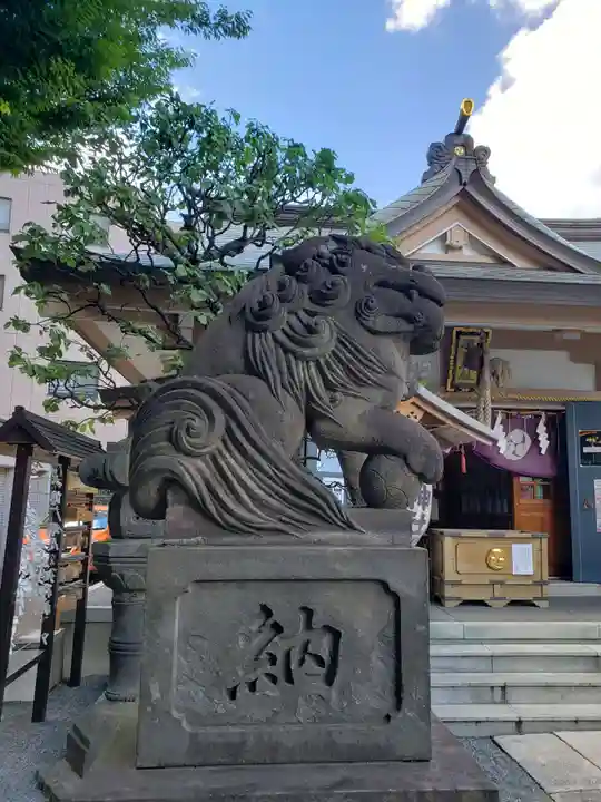 穏田神社の狛犬