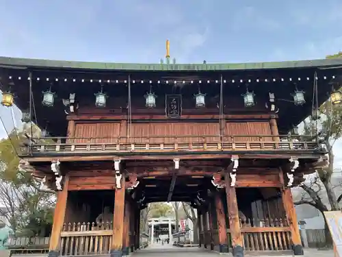 石切劔箭神社の山門