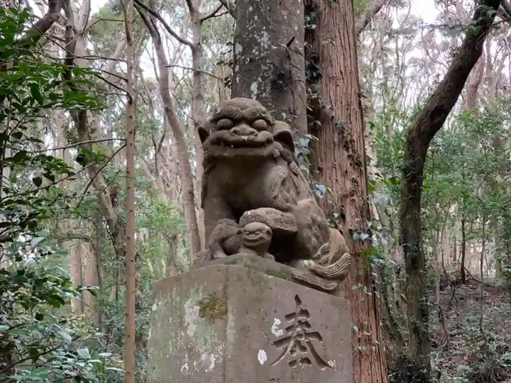 諏訪神社の狛犬