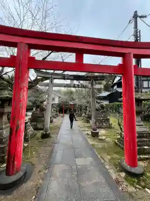 松江城山稲荷神社の{uncategorized: "未分類", other: "その他", undefined: "問題あり", building: "その他建物", grave: "お墓", sacred_gate: "鳥居", guardian: "狛犬", statue: "像", buddha: "仏像", history: "歴史", nature: "自然", garden: "庭園", animal: "動物", pagoda: "塔", temizu: "手水舎", mountain_gate: "山門・神門", sanctuary: "本殿・本堂", subordinate: "末社・摂社", art: "芸術", scenery: "景色", jizo: "地蔵", ema: "絵馬", goshuin: "御朱印", omikuji: "おみくじ", items: "授与品その他", amulet: "お守り", goshuincho: "御朱印帳", eats: "食事", festival: "お祭り", votive_dance: "神楽", shichigosan: "七五三参", wedding: "結婚式", experience: "体験その他", initially: "初詣", around: "周辺", anti_infection: "感染症対策"}