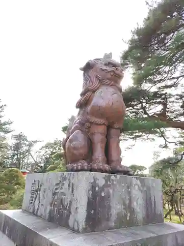 白山神社の狛犬