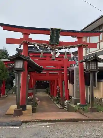 三徳稲荷神社 の鳥居