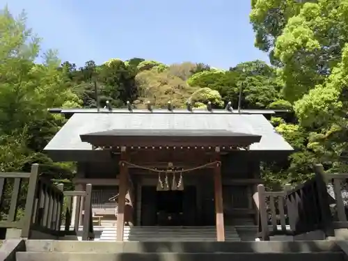 安房神社の本殿