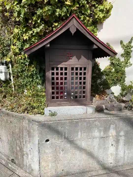 地蔵尊(本山北町4)の本殿・本堂