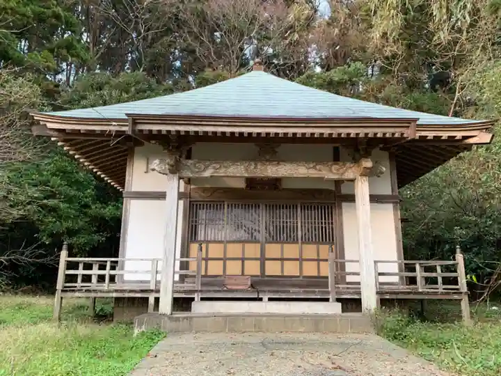 三合寺の本殿・本堂