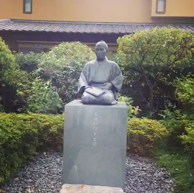 松陰神社の像