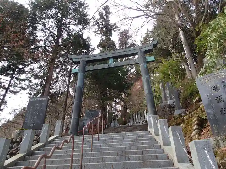 武蔵御嶽神社の鳥居