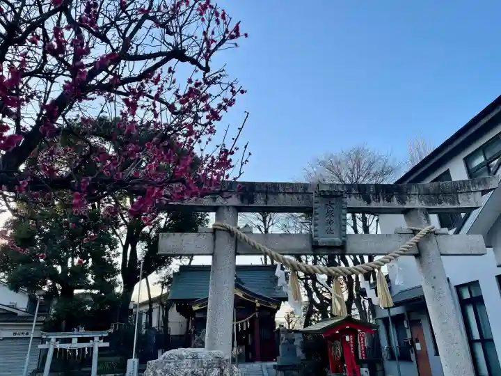 女塚神社の{uncategorized: "未分類", other: "その他", undefined: "問題あり", building: "その他建物", grave: "お墓", sacred_gate: "鳥居", guardian: "狛犬", statue: "像", buddha: "仏像", history: "歴史", nature: "自然", garden: "庭園", animal: "動物", pagoda: "塔", temizu: "手水舎", mountain_gate: "山門・神門", sanctuary: "本殿・本堂", subordinate: "末社・摂社", art: "芸術", scenery: "景色", jizo: "地蔵", ema: "絵馬", goshuin: "御朱印", omikuji: "おみくじ", items: "授与品その他", amulet: "お守り", goshuincho: "御朱印帳", eats: "食事", festival: "お祭り", votive_dance: "神楽", shichigosan: "七五三参", wedding: "結婚式", experience: "体験その他", initially: "初詣", around: "周辺", anti_infection: "感染症対策"}
