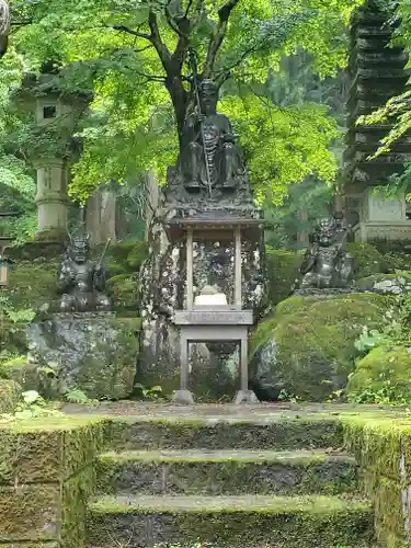 金剛山瑞峯寺(金剛不動尊) の像