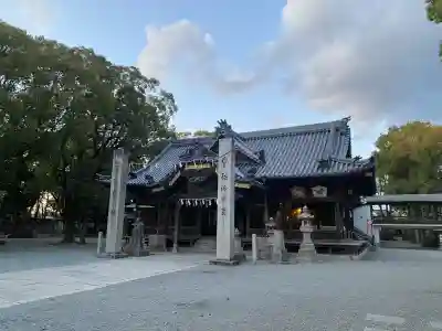 魚吹八幡神社の{uncategorized: "未分類", other: "その他", undefined: "問題あり", building: "その他建物", grave: "お墓", sacred_gate: "鳥居", guardian: "狛犬", statue: "像", buddha: "仏像", history: "歴史", nature: "自然", garden: "庭園", animal: "動物", pagoda: "塔", temizu: "手水舎", mountain_gate: "山門・神門", sanctuary: "本殿・本堂", subordinate: "末社・摂社", art: "芸術", scenery: "景色", jizo: "地蔵", ema: "絵馬", goshuin: "御朱印", omikuji: "おみくじ", items: "授与品その他", amulet: "お守り", goshuincho: "御朱印帳", eats: "食事", festival: "お祭り", votive_dance: "神楽", shichigosan: "七五三参", wedding: "結婚式", experience: "体験その他", initially: "初詣", around: "周辺", anti_infection: "感染症対策"}
