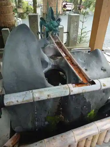 山中諏訪神社(山梨県)