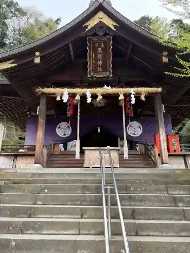 毛谷黒龍神社の{uncategorized: "未分類", other: "その他", undefined: "問題あり", building: "その他建物", grave: "お墓", sacred_gate: "鳥居", guardian: "狛犬", statue: "像", buddha: "仏像", history: "歴史", nature: "自然", garden: "庭園", animal: "動物", pagoda: "塔", temizu: "手水舎", mountain_gate: "山門・神門", sanctuary: "本殿・本堂", subordinate: "末社・摂社", art: "芸術", scenery: "景色", jizo: "地蔵", ema: "絵馬", goshuin: "御朱印", omikuji: "おみくじ", items: "授与品その他", amulet: "お守り", goshuincho: "御朱印帳", eats: "食事", festival: "お祭り", votive_dance: "神楽", shichigosan: "七五三参", wedding: "結婚式", experience: "体験その他", initially: "初詣", around: "周辺", anti_infection: "感染症対策"}