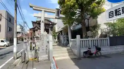 神楽坂若宮八幡神社の鳥居