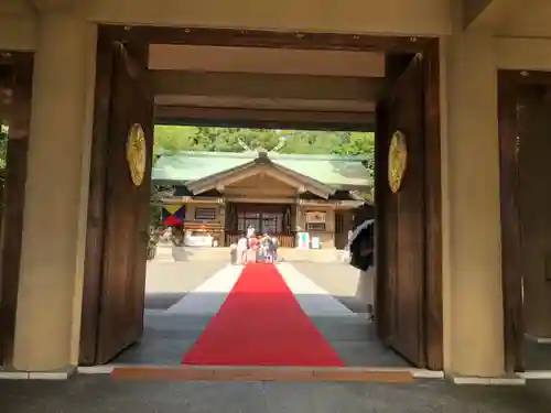 東郷神社の山門・神門