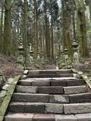 上色見熊野座神社の{uncategorized: "未分類", other: "その他", undefined: "問題あり", building: "その他建物", grave: "お墓", sacred_gate: "鳥居", guardian: "狛犬", statue: "像", buddha: "仏像", history: "歴史", nature: "自然", garden: "庭園", animal: "動物", pagoda: "塔", temizu: "手水舎", mountain_gate: "山門・神門", sanctuary: "本殿・本堂", subordinate: "末社・摂社", art: "芸術", scenery: "景色", jizo: "地蔵", ema: "絵馬", goshuin: "御朱印", omikuji: "おみくじ", items: "授与品その他", amulet: "お守り", goshuincho: "御朱印帳", eats: "食事", festival: "お祭り", votive_dance: "神楽", shichigosan: "七五三参", wedding: "結婚式", experience: "体験その他", initially: "初詣", around: "周辺", anti_infection: "感染症対策"}