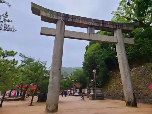 厳島神社の鳥居