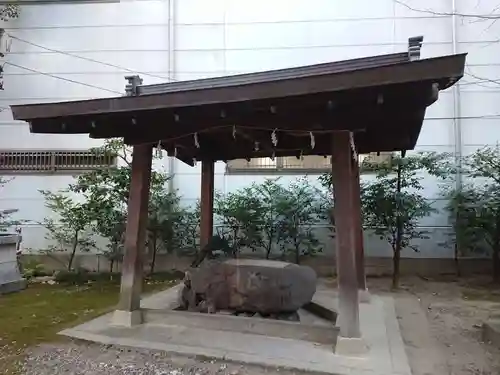 泥江縣神社の手水舎