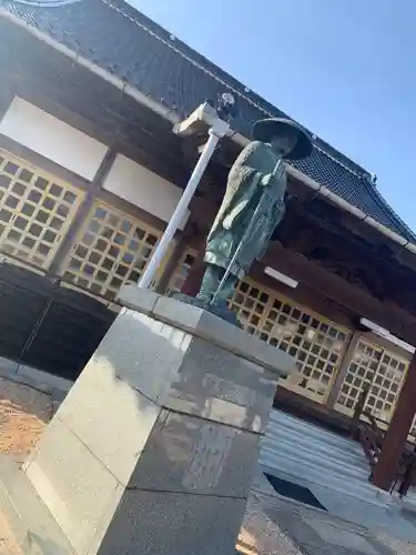 養元寺の像