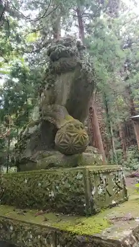 健武山神社の狛犬