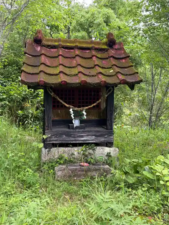 太田神社の{uncategorized: "未分類", other: "その他", undefined: "問題あり", building: "その他建物", grave: "お墓", sacred_gate: "鳥居", guardian: "狛犬", statue: "像", buddha: "仏像", history: "歴史", nature: "自然", garden: "庭園", animal: "動物", pagoda: "塔", temizu: "手水舎", mountain_gate: "山門・神門", sanctuary: "本殿・本堂", subordinate: "末社・摂社", art: "芸術", scenery: "景色", jizo: "地蔵", ema: "絵馬", goshuin: "御朱印", omikuji: "おみくじ", items: "授与品その他", amulet: "お守り", goshuincho: "御朱印帳", eats: "食事", festival: "お祭り", votive_dance: "神楽", shichigosan: "七五三参", wedding: "結婚式", experience: "体験その他", initially: "初詣", around: "周辺", anti_infection: "感染症対策"}