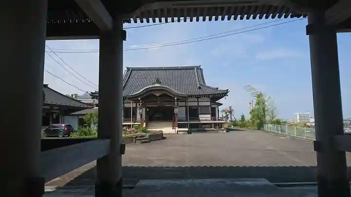 弘誓寺の本殿・本堂