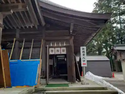 雄山神社前立社壇の本殿・本堂