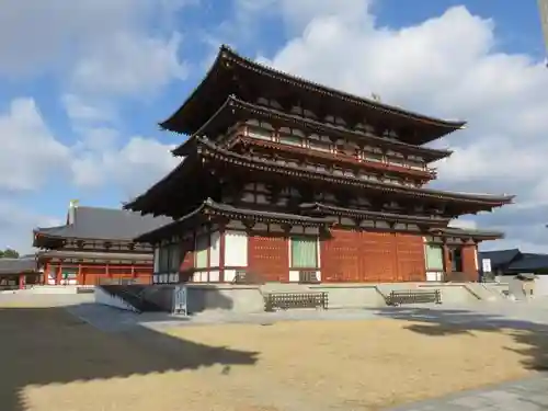 薬師寺の本殿・本堂