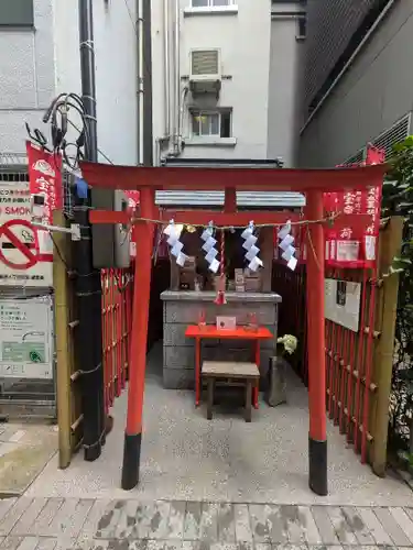 宝童稲荷神社の鳥居
