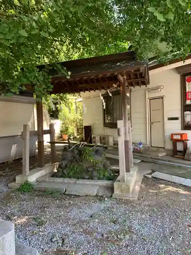 雷神社の手水舎