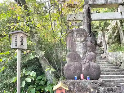 阿賀神社の像