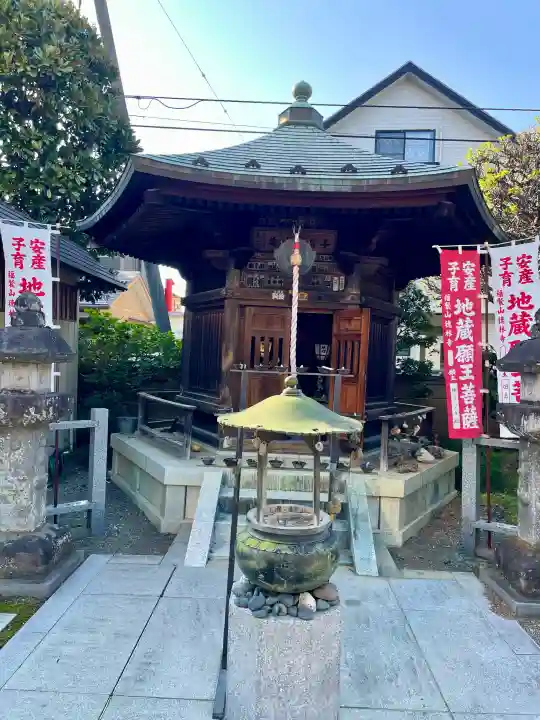 徳林寺の{uncategorized: "未分類", other: "その他", undefined: "問題あり", building: "その他建物", grave: "お墓", sacred_gate: "鳥居", guardian: "狛犬", statue: "像", buddha: "仏像", history: "歴史", nature: "自然", garden: "庭園", animal: "動物", pagoda: "塔", temizu: "手水舎", mountain_gate: "山門・神門", sanctuary: "本殿・本堂", subordinate: "末社・摂社", art: "芸術", scenery: "景色", jizo: "地蔵", ema: "絵馬", goshuin: "御朱印", omikuji: "おみくじ", items: "授与品その他", amulet: "お守り", goshuincho: "御朱印帳", eats: "食事", festival: "お祭り", votive_dance: "神楽", shichigosan: "七五三参", wedding: "結婚式", experience: "体験その他", initially: "初詣", around: "周辺", anti_infection: "感染症対策"}