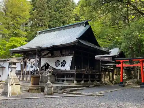 南湖神社の本殿・本堂