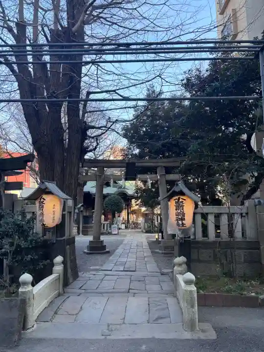 小野照崎神社の{uncategorized: "未分類", other: "その他", undefined: "問題あり", building: "その他建物", grave: "お墓", sacred_gate: "鳥居", guardian: "狛犬", statue: "像", buddha: "仏像", history: "歴史", nature: "自然", garden: "庭園", animal: "動物", pagoda: "塔", temizu: "手水舎", mountain_gate: "山門・神門", sanctuary: "本殿・本堂", subordinate: "末社・摂社", art: "芸術", scenery: "景色", jizo: "地蔵", ema: "絵馬", goshuin: "御朱印", omikuji: "おみくじ", items: "授与品その他", amulet: "お守り", goshuincho: "御朱印帳", eats: "食事", festival: "お祭り", votive_dance: "神楽", shichigosan: "七五三参", wedding: "結婚式", experience: "体験その他", initially: "初詣", around: "周辺", anti_infection: "感染症対策"}