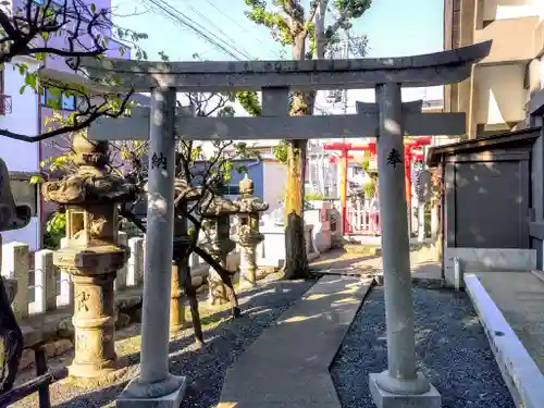 紀左衛門神社の鳥居