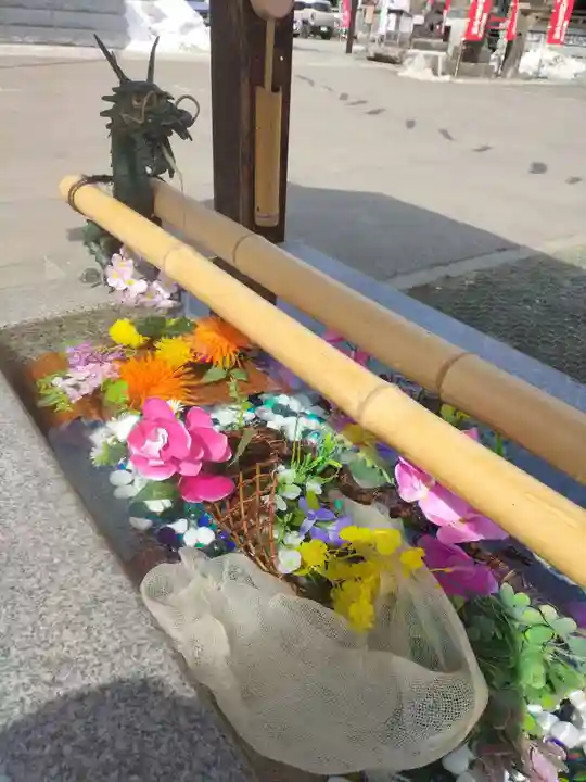 成田山札幌別院新栄寺の手水舎