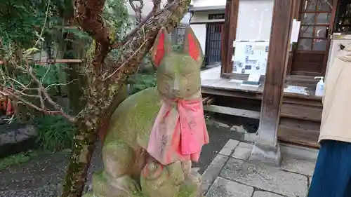 四谷於岩稲荷田宮神社の狛犬