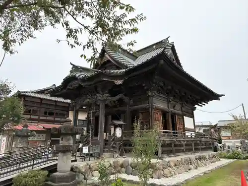 秩父札所十三番 慈眼寺の本殿・本堂