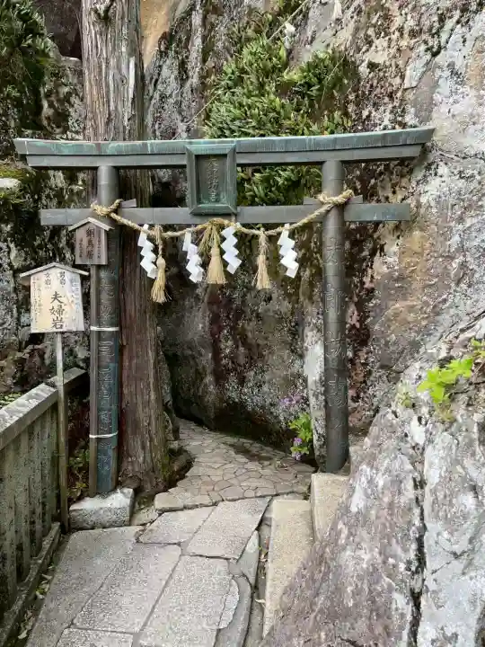 阿賀神社の{uncategorized: "未分類", other: "その他", undefined: "問題あり", building: "その他建物", grave: "お墓", sacred_gate: "鳥居", guardian: "狛犬", statue: "像", buddha: "仏像", history: "歴史", nature: "自然", garden: "庭園", animal: "動物", pagoda: "塔", temizu: "手水舎", mountain_gate: "山門・神門", sanctuary: "本殿・本堂", subordinate: "末社・摂社", art: "芸術", scenery: "景色", jizo: "地蔵", ema: "絵馬", goshuin: "御朱印", omikuji: "おみくじ", items: "授与品その他", amulet: "お守り", goshuincho: "御朱印帳", eats: "食事", festival: "お祭り", votive_dance: "神楽", shichigosan: "七五三参", wedding: "結婚式", experience: "体験その他", initially: "初詣", around: "周辺", anti_infection: "感染症対策"}