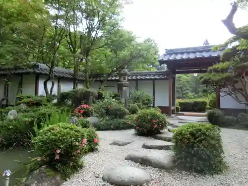 西明寺の山門・神門