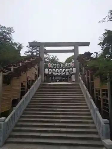 伊勢山皇大神宮の鳥居