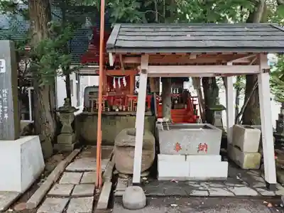 共栄稲荷神社の手水舎