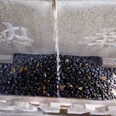 鎧神社の手水舎