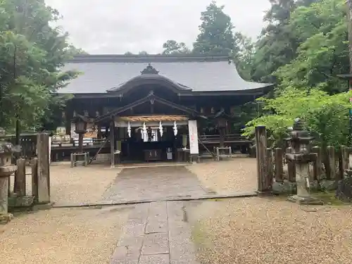 大和神社の本殿