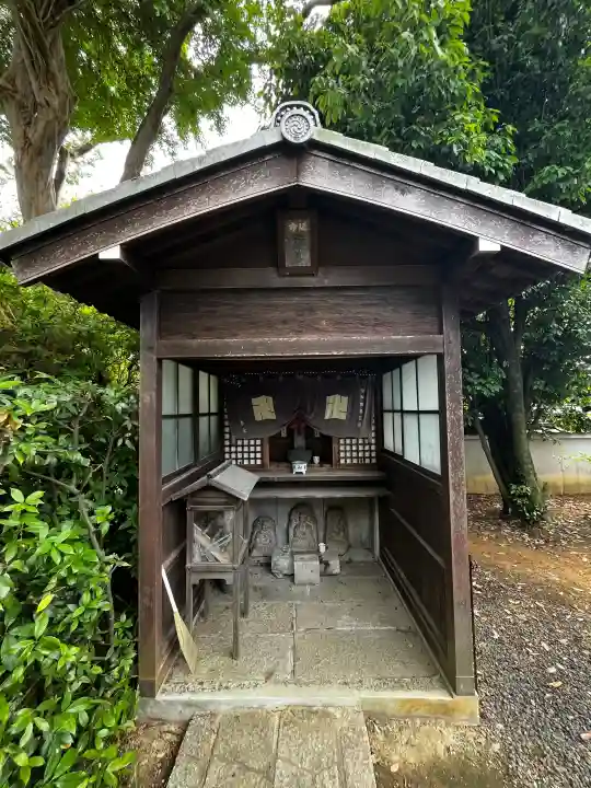 養源院の{uncategorized: "未分類", other: "その他", undefined: "問題あり", building: "その他建物", grave: "お墓", sacred_gate: "鳥居", guardian: "狛犬", statue: "像", buddha: "仏像", history: "歴史", nature: "自然", garden: "庭園", animal: "動物", pagoda: "塔", temizu: "手水舎", mountain_gate: "山門・神門", sanctuary: "本殿・本堂", subordinate: "末社・摂社", art: "芸術", scenery: "景色", jizo: "地蔵", ema: "絵馬", goshuin: "御朱印", omikuji: "おみくじ", items: "授与品その他", amulet: "お守り", goshuincho: "御朱印帳", eats: "食事", festival: "お祭り", votive_dance: "神楽", shichigosan: "七五三参", wedding: "結婚式", experience: "体験その他", initially: "初詣", around: "周辺", anti_infection: "感染症対策"}