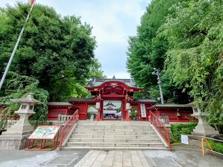 秩父神社の山門・神門