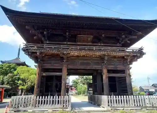 甚目寺の山門