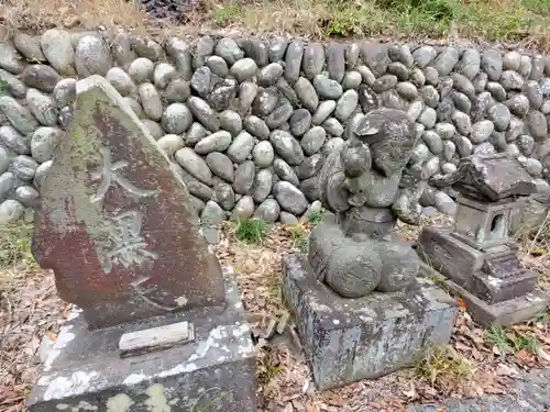 白鬚神社の像