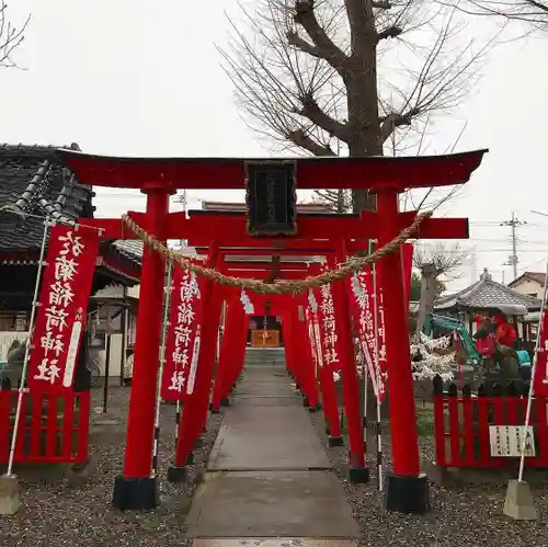 於菊稲荷神社の鳥居