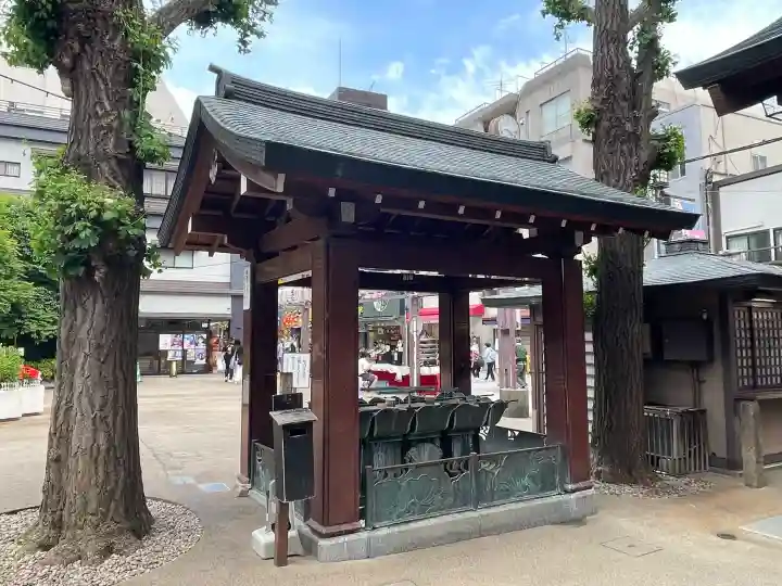 とげぬき地蔵尊 高岩寺の{uncategorized: "未分類", other: "その他", undefined: "問題あり", building: "その他建物", grave: "お墓", sacred_gate: "鳥居", guardian: "狛犬", statue: "像", buddha: "仏像", history: "歴史", nature: "自然", garden: "庭園", animal: "動物", pagoda: "塔", temizu: "手水舎", mountain_gate: "山門・神門", sanctuary: "本殿・本堂", subordinate: "末社・摂社", art: "芸術", scenery: "景色", jizo: "地蔵", ema: "絵馬", goshuin: "御朱印", omikuji: "おみくじ", items: "授与品その他", amulet: "お守り", goshuincho: "御朱印帳", eats: "食事", festival: "お祭り", votive_dance: "神楽", shichigosan: "七五三参", wedding: "結婚式", experience: "体験その他", initially: "初詣", around: "周辺", anti_infection: "感染症対策"}